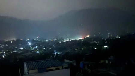 India dice que lanzó misiles a terroristas en la zona de Cachemira controlada por Pakistán