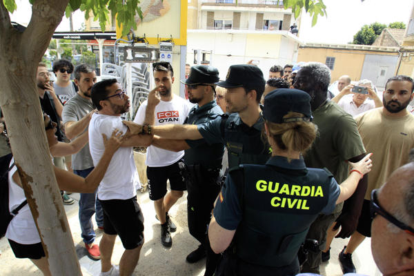Expulsan de Torre Pacheco a periodistas por su propia seguridad