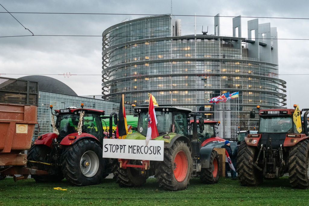 Francia pide aplazar Mercosur mientras los agricultores de toda Europa anuncian protestas en Bruselas