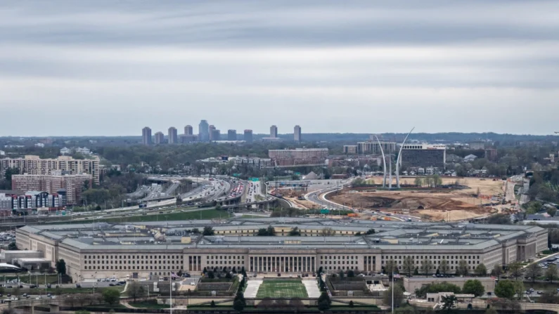 Vista aérea del Pentágono en Arlington, Virginia, el 2 de abril de 2025. (Madalina Vasiliu/The Epoch Times)