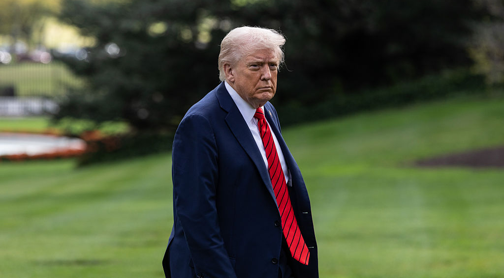 Trump sopesa ataques terrestres contra cárteles de la droga de Venezuela