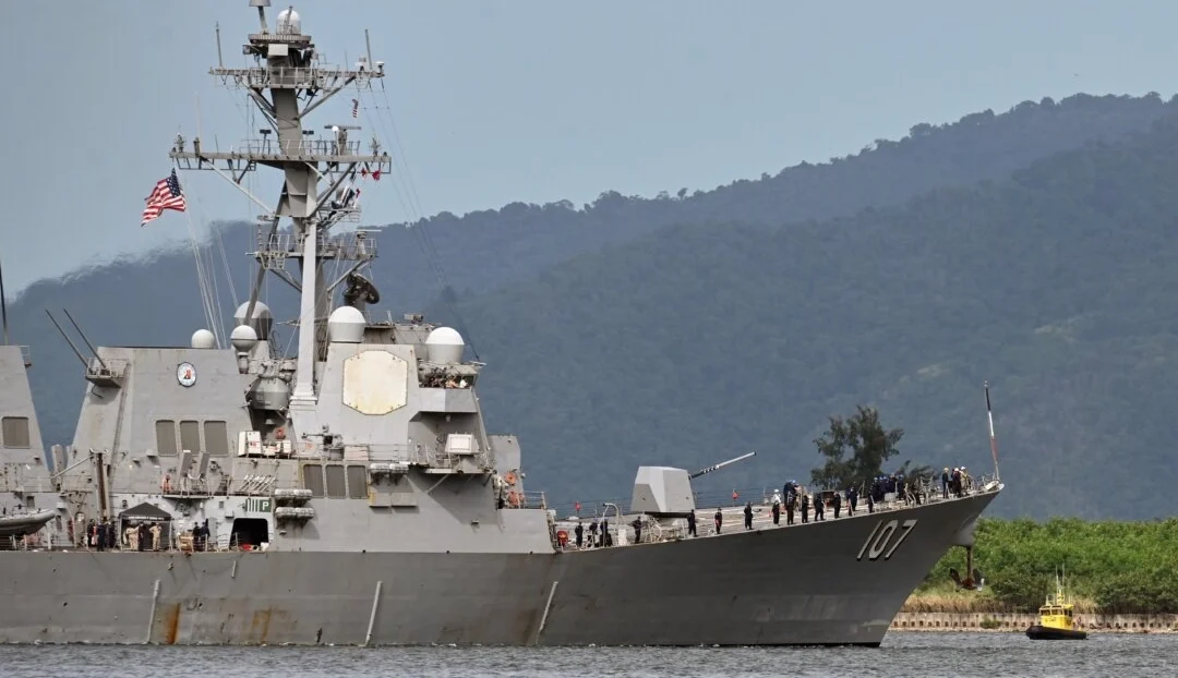 Un buque de guerra estadounidense llega a Trinidad y Tobago en medio de crecientes tensiones con Venezuela