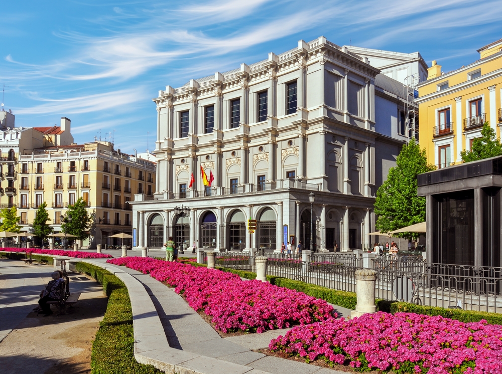 Huawei, Pekín y la «Oda a la Bandera Roja»: la huella del poder chino en el Teatro Real