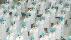 «Guerra sin restricciones»: la película que indaga tras la fachada de la pandemia de coronavirus