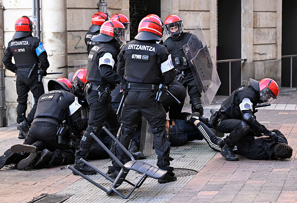Ertzaintza rompe el tabú: el 64 % de los detenidos en el País Vasco son extranjeros