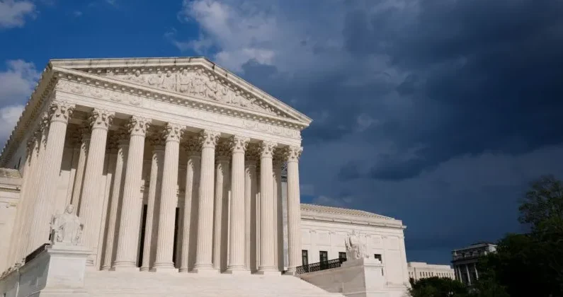 La Corte Suprema respalda a Trump.

El Tribunal Supremo respalda a Trump. Foto: Susan Walsh/AP/dpa 