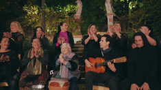 Con palmas, villancicos y aire flamenco las zambombas andaluzas encienden la Navidad