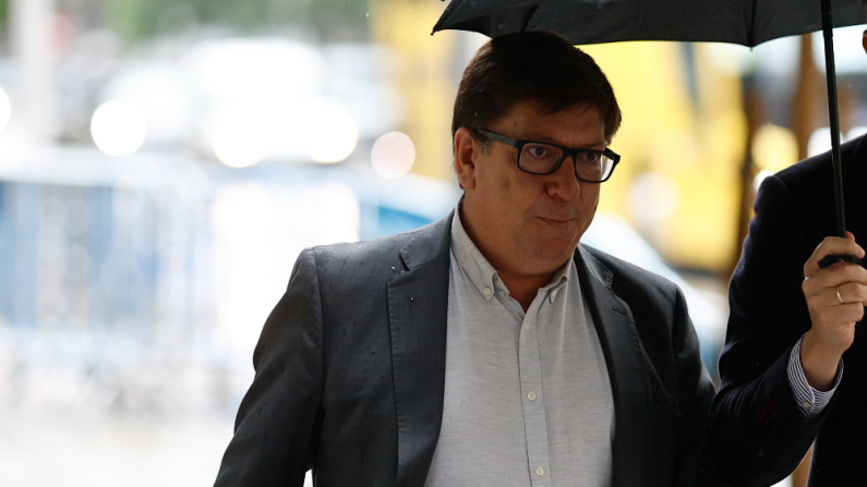 El secretario de Investigación y Análisis del PSOE, Francisco Salazar Rodríguez (i), a su llegada a Ferraz en una imagen de archivo. EFE/ Rodrigo Jimenez