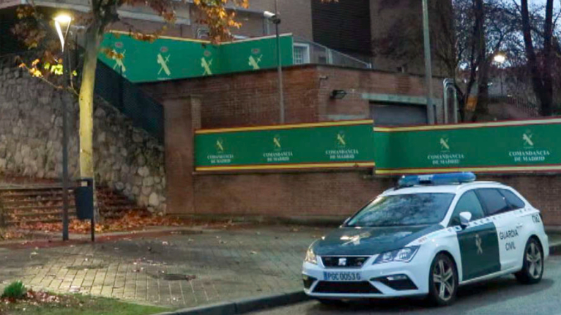 Vista de la Comandancia de la Guardia Civil en Tres Cantos (Madrid), donde se encuentran detenidos la exmilitante del PSOE Leire Díez y el expresidente de la Sociedad Española de Participaciones Industriales (SEPI) Vicente Fernández. EFE/EFE-TV