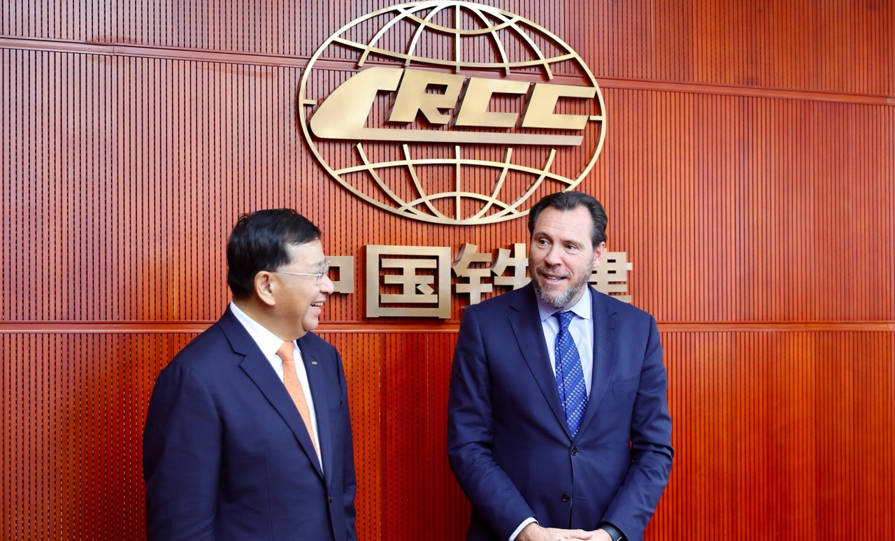 Óscar Puente visita en China a Gotion, CRCC y CRRC en plena polémica por controles y dependencia estratégica