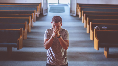 La Iglesia observa un cambio de perfil: más bautizos de adultos y un peso creciente respecto a los nacimientos